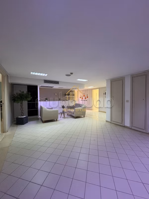 À vendre un plateau de 475 m² au Centre Urbain Nord