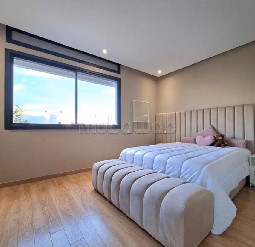 Top villa empty or furnished with pool
