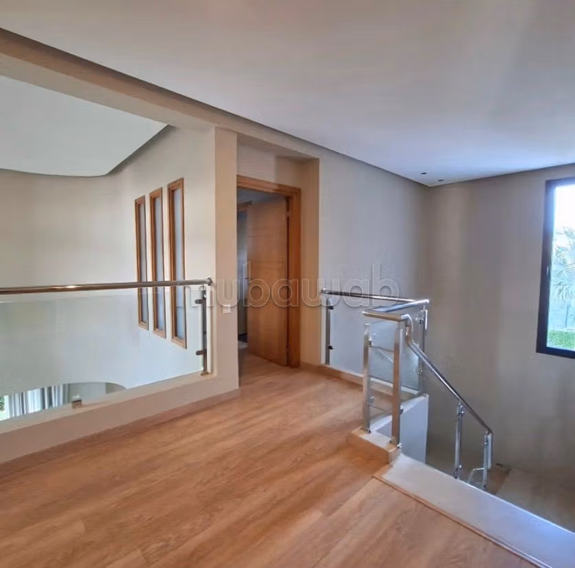 Top villa empty or furnished with pool