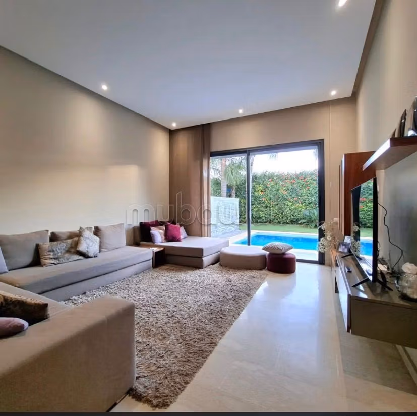 Top villa empty or furnished with pool