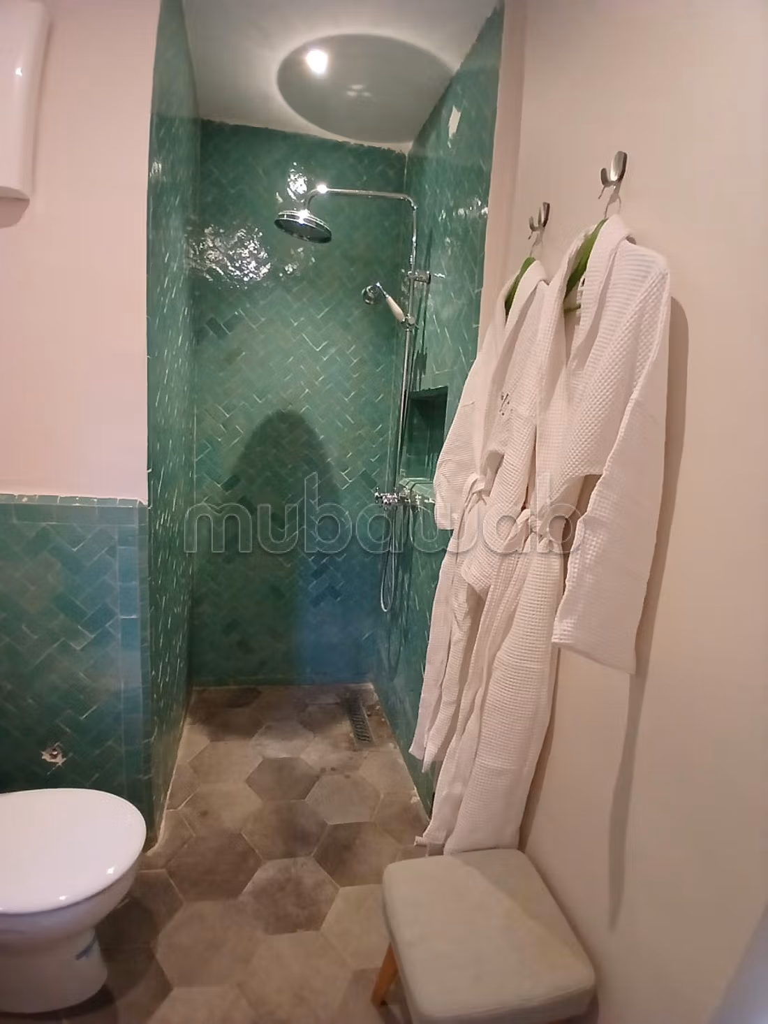 Louez cet appartement à Ennakhil Palmeraie.
3 grandes pièces.
Meublé — 4