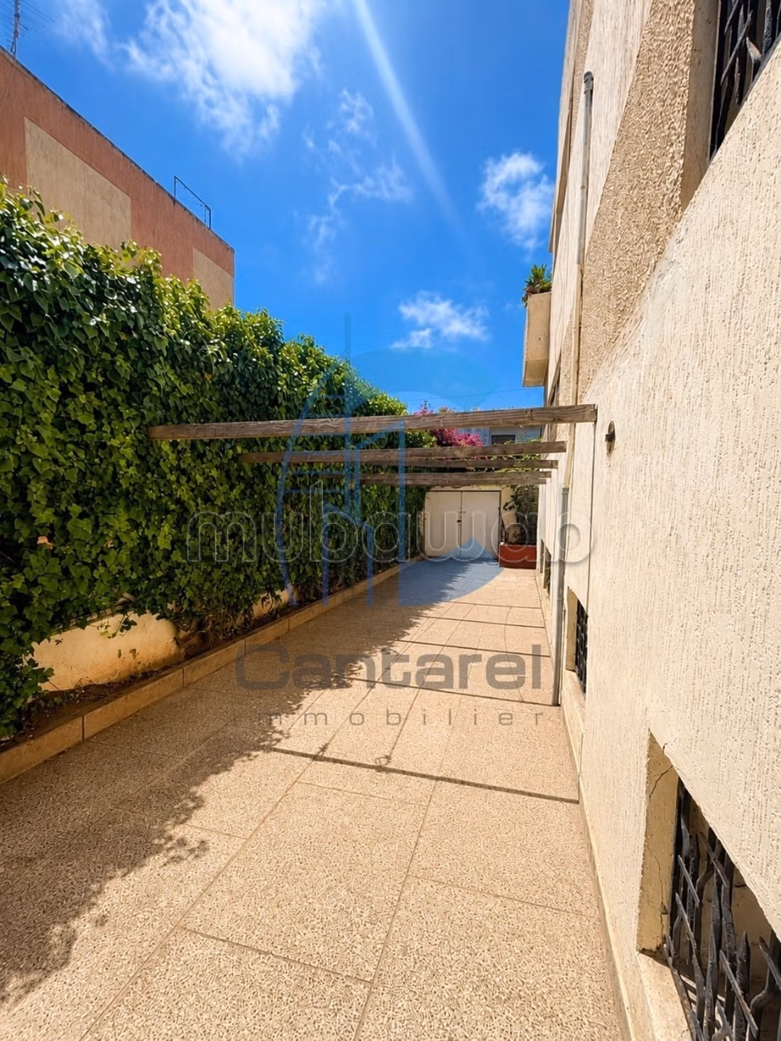 Venta villa a renovar - Triángulo de Oro