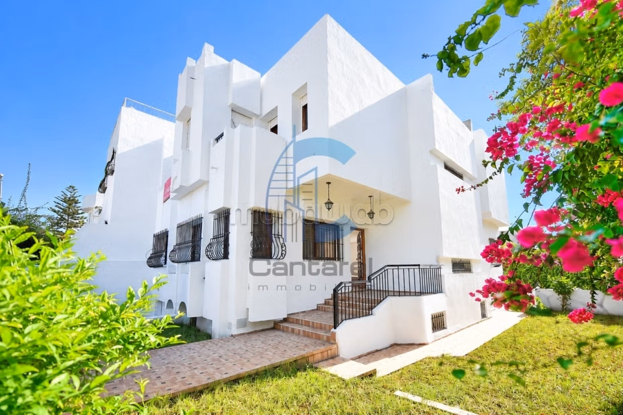 Villa de 450 m² à louer pour usage bureau – Proche Studio des Arts Vivants