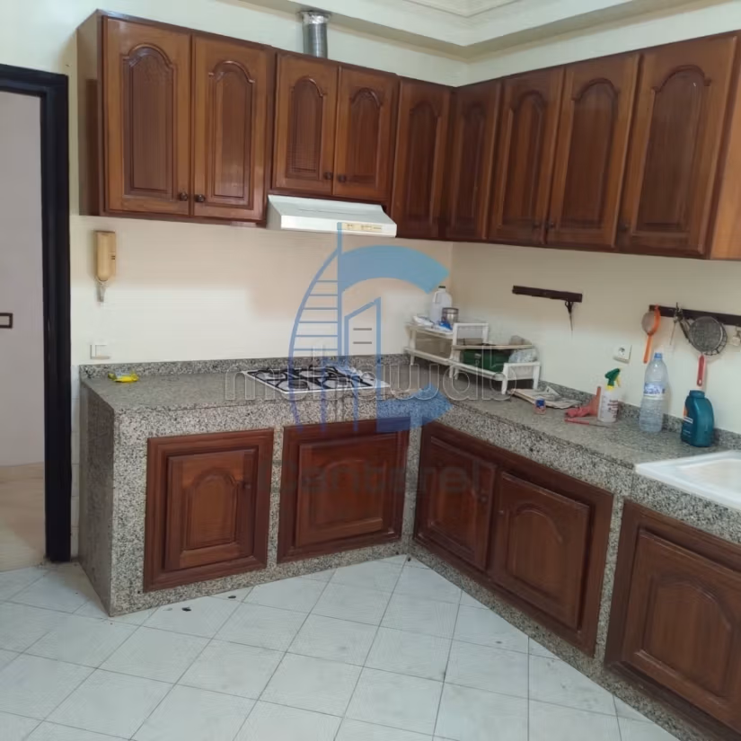 À louer appt vide avec grande terrasse rdc maarif — 3