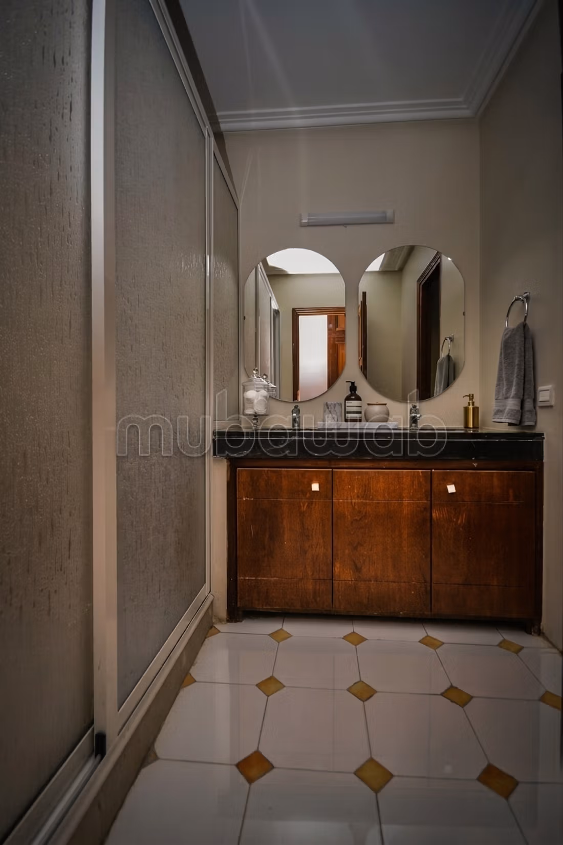 Gemeubileerd 2 kamers — Gauthier, Sebou straat