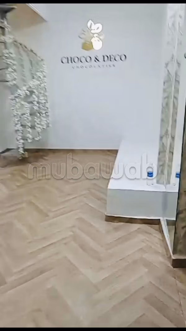 Loue boutique 45m2 bd Bourgogne dans galerie