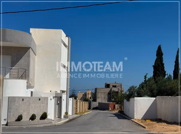 For sale a plot located in Diamond City