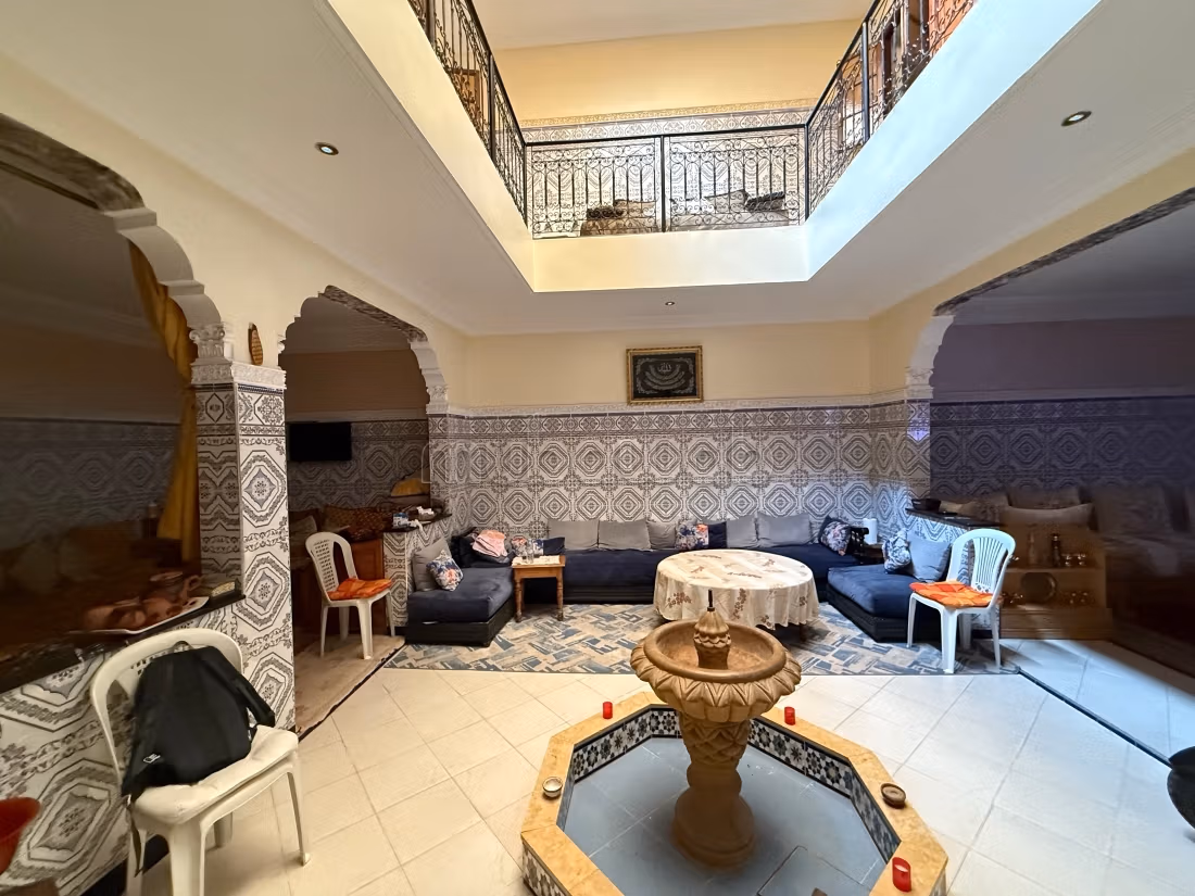 Vente d'un superbe riad à Riad Zitoun. 
4 belles chambres