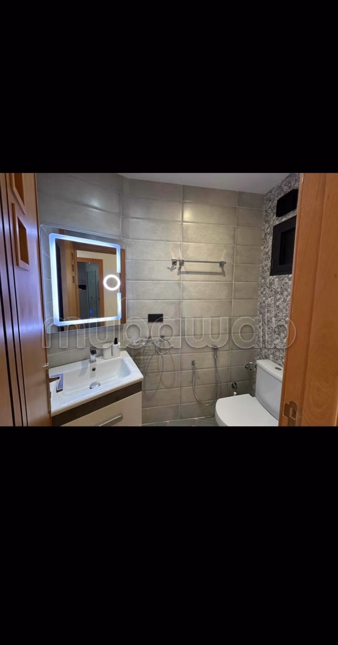 Apparemment a vendre