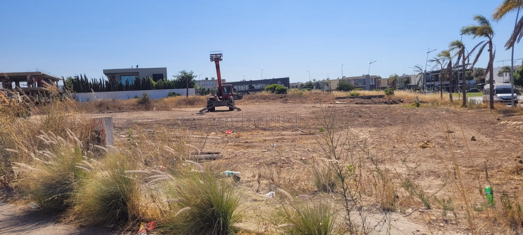 Uitzonderlijke commerciële grond te koop in de groene stad