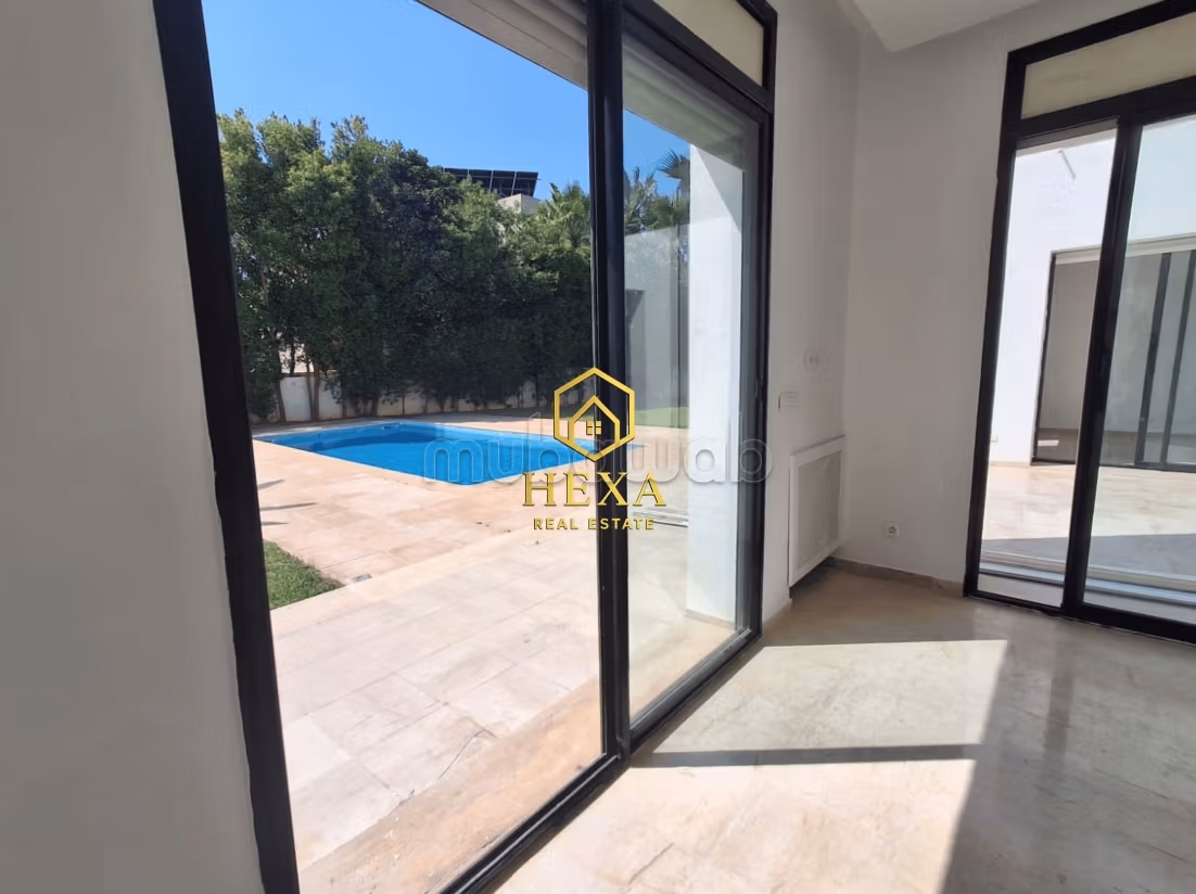 Piano terra S4 con piscina a Gammarth