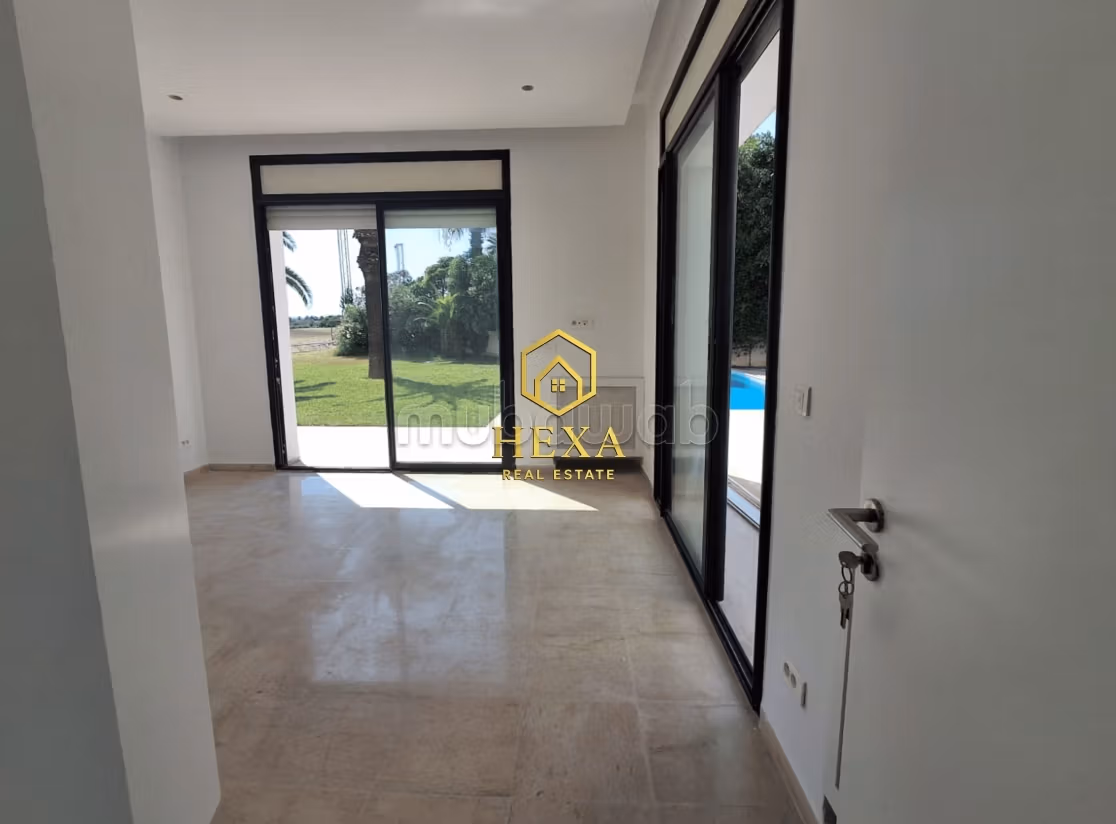 Piano terra S4 con piscina a Gammarth