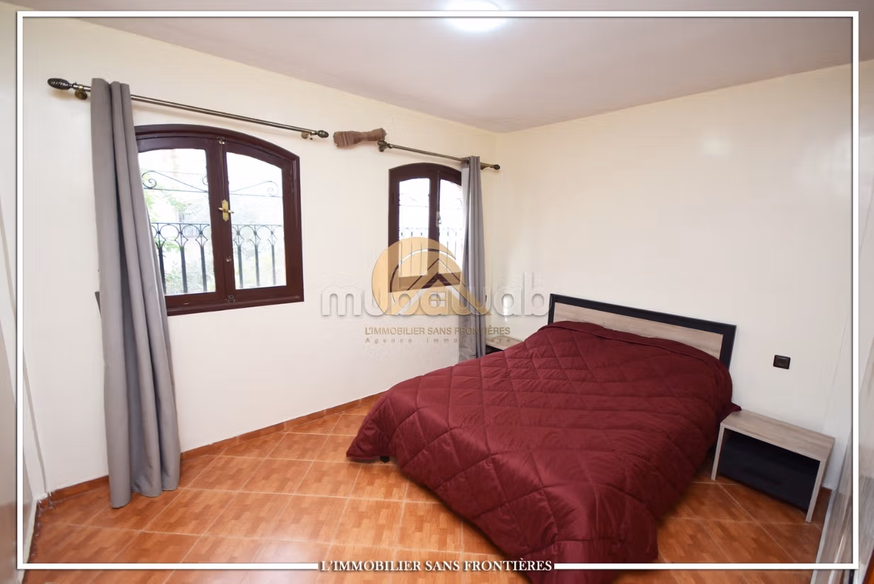 Villa arredata di 144 m² con 2 giardini privati in vendita ad Afaq