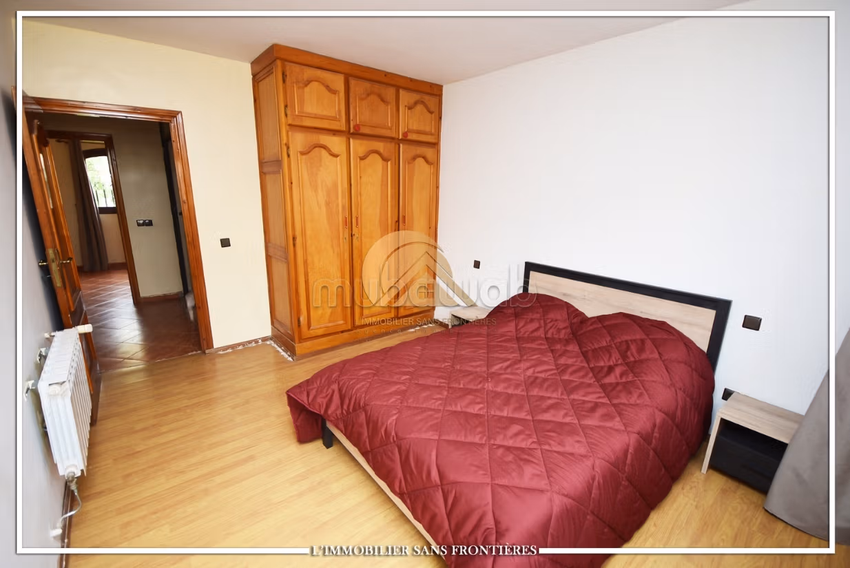 Villa arredata di 144 m² con 2 giardini privati in vendita ad Afaq