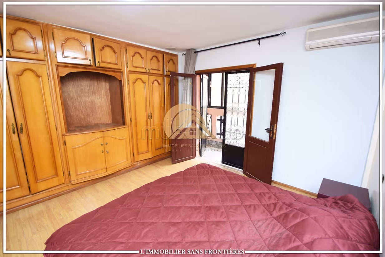 Villa arredata di 144 m² con 2 giardini privati in vendita ad Afaq