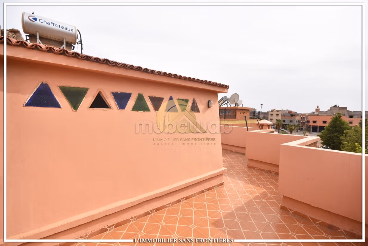 Villa arredata di 144 m² con 2 giardini privati in vendita ad Afaq