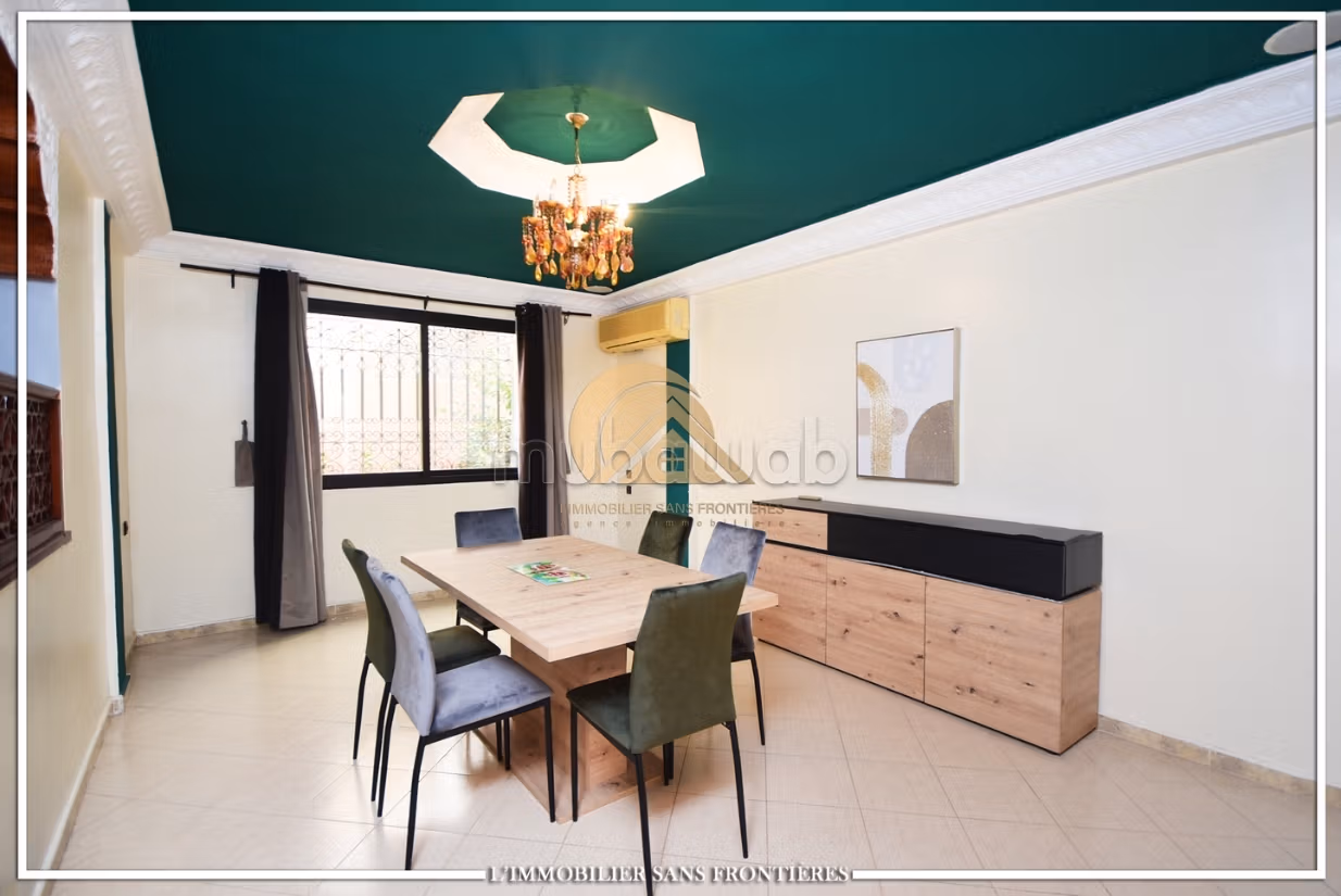 Villa arredata di 144 m² con 2 giardini privati in vendita ad Afaq
