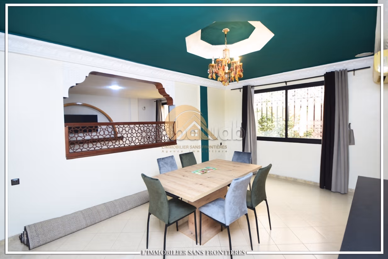 Villa arredata di 144 m² con 2 giardini privati in vendita ad Afaq