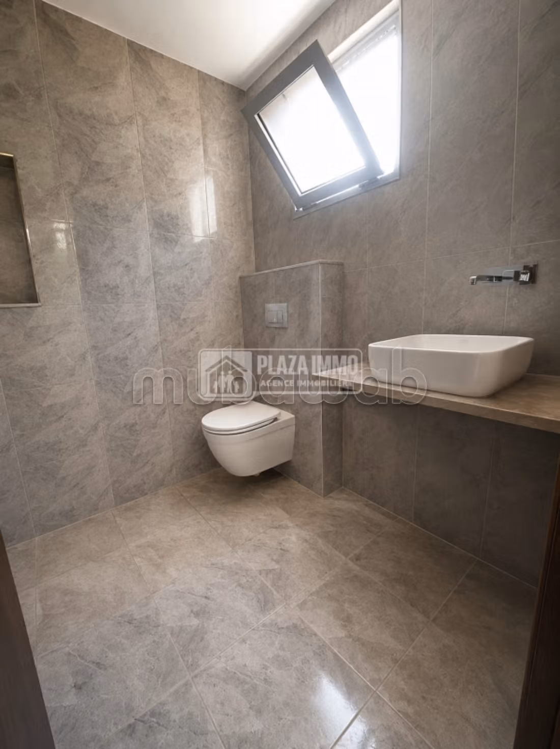 A Vendre Un Duplex S4 Route de Gammarth
