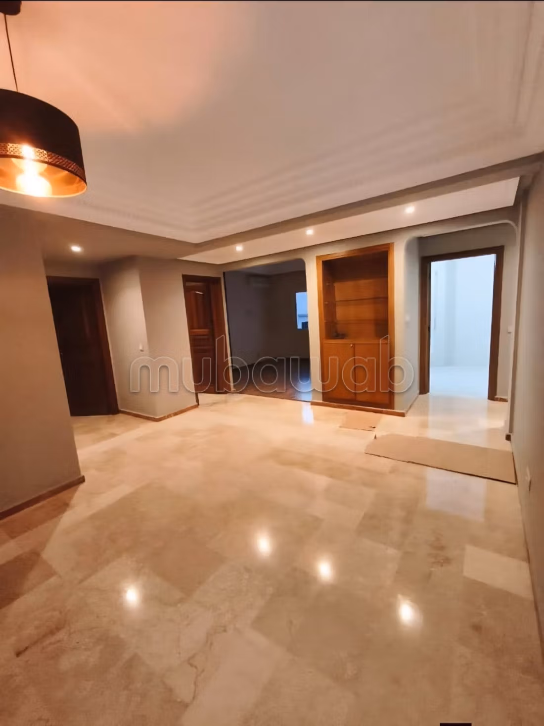 Bel appartement spacieux et ensoleillé à louer — 2