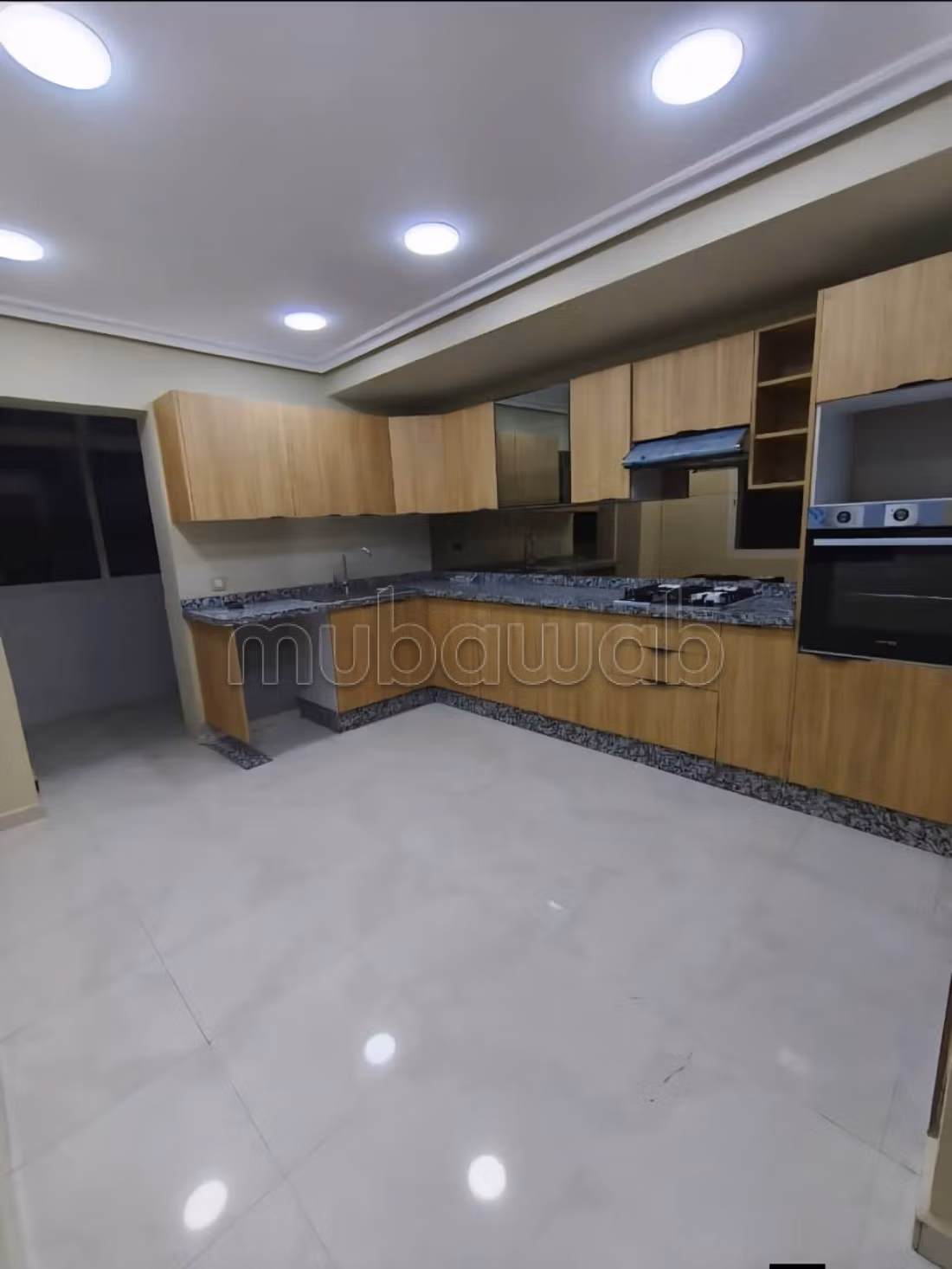 Bel appartement spacieux et ensoleillé à louer — 6
