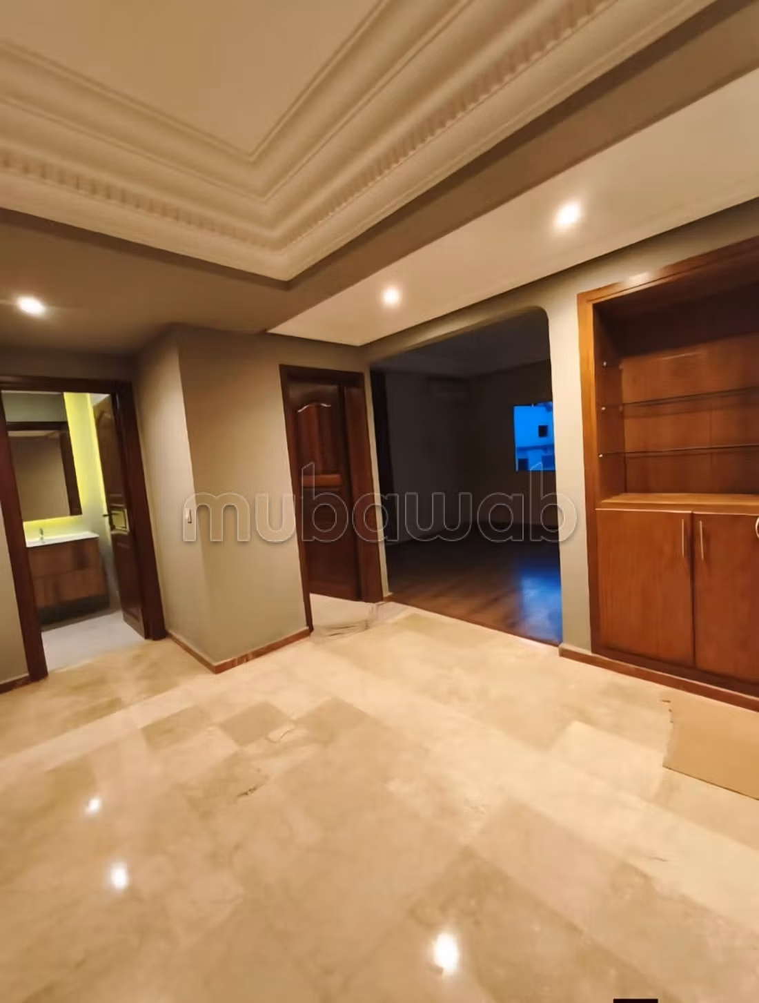 Bel appartement spacieux et ensoleillé à louer — 3