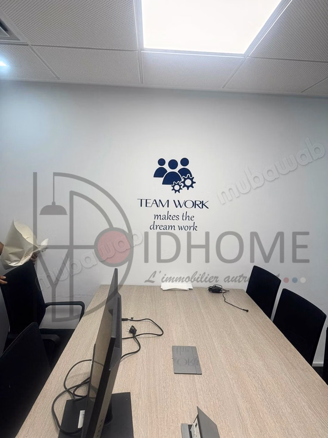 For rent spacious office 332m² in the northern urban center