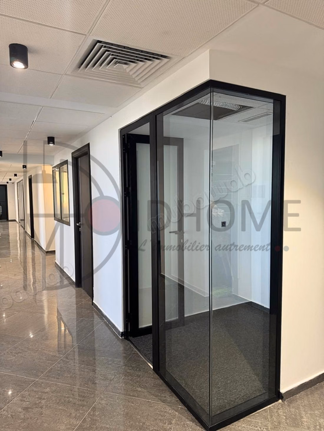 For rent spacious office 332m² in the northern urban center