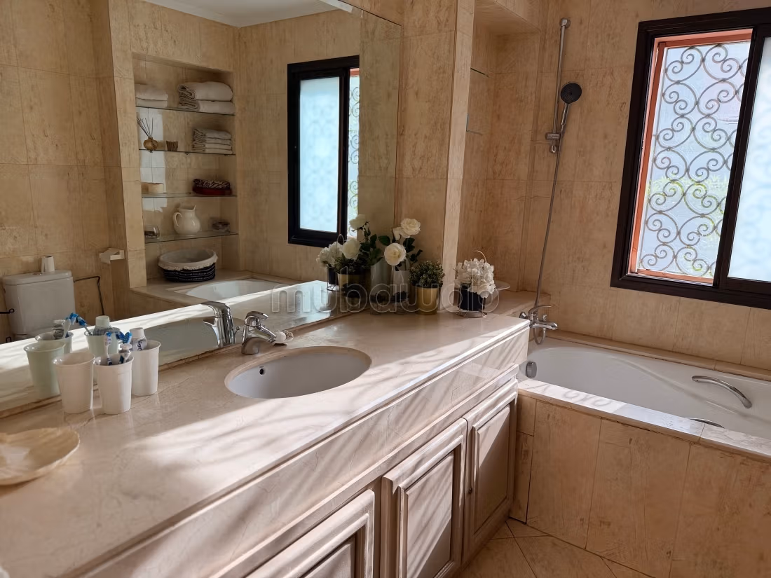 Agdal: Bel appartement à louer meublé, en 3 Ch, résidence avec jardin et Piscine commune