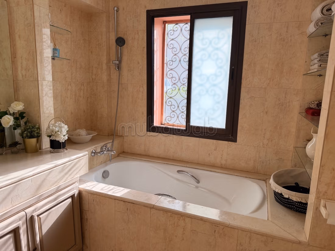 Agdal: Bel appartement à louer meublé, en 3 Ch, résidence avec jardin et Piscine commune