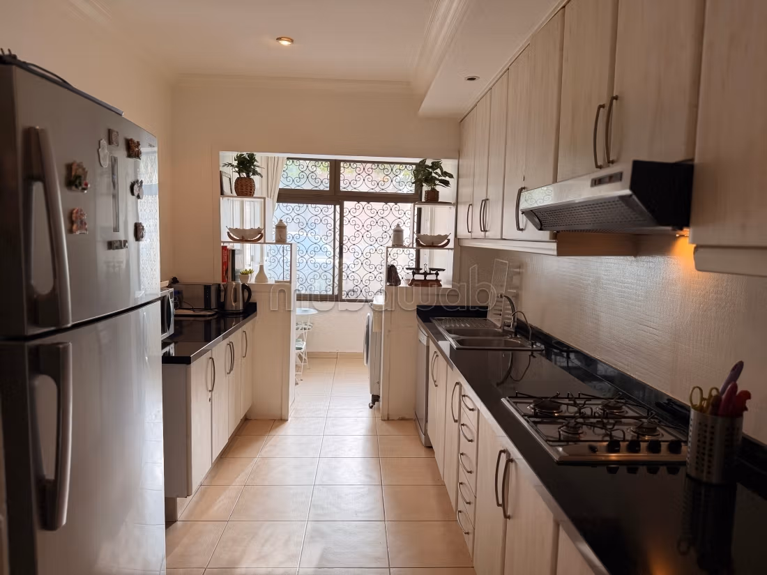 Agdal: Bel appartement à louer meublé, en 3 Ch, résidence avec jardin et Piscine commune