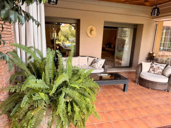 Agdal: Beautiful furnished apartment for rent, with 3 bedrooms, residence with garden and communal pool