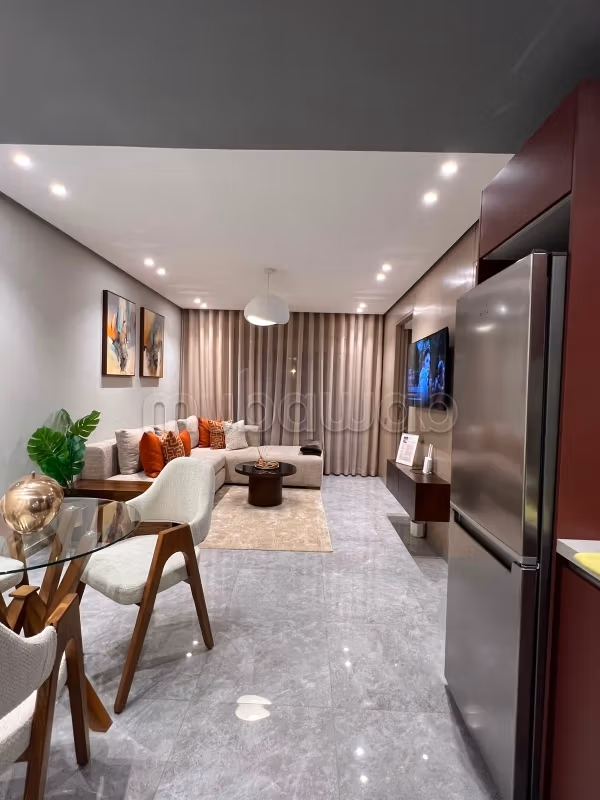 Bonito apartamento con balcón y vista despejada en alquiler