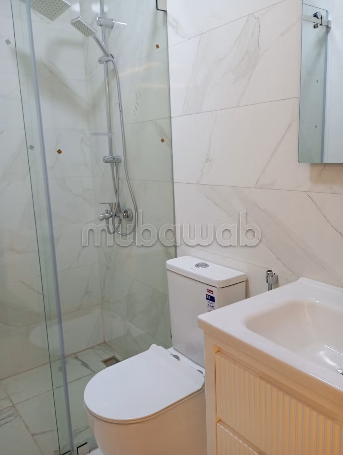 Appartement à l'achat à Al bassatine. 
3 chambres agréables. 
Ascenseur