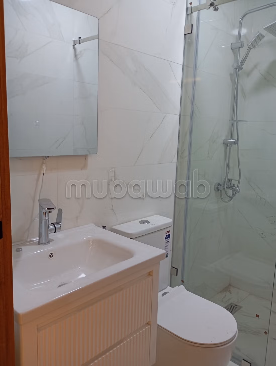 Appartement à l'achat à Al bassatine. 
3 chambres agréables. 
Ascenseur
