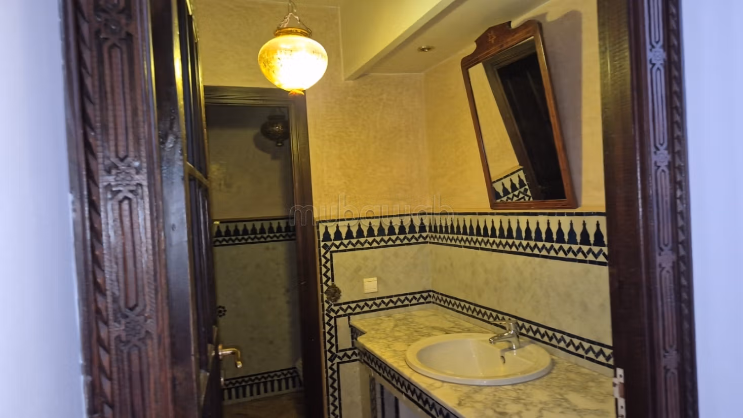 Villa de luxe à louer à Harhoura.
Surface de 500 m².
Concierge et climatisation