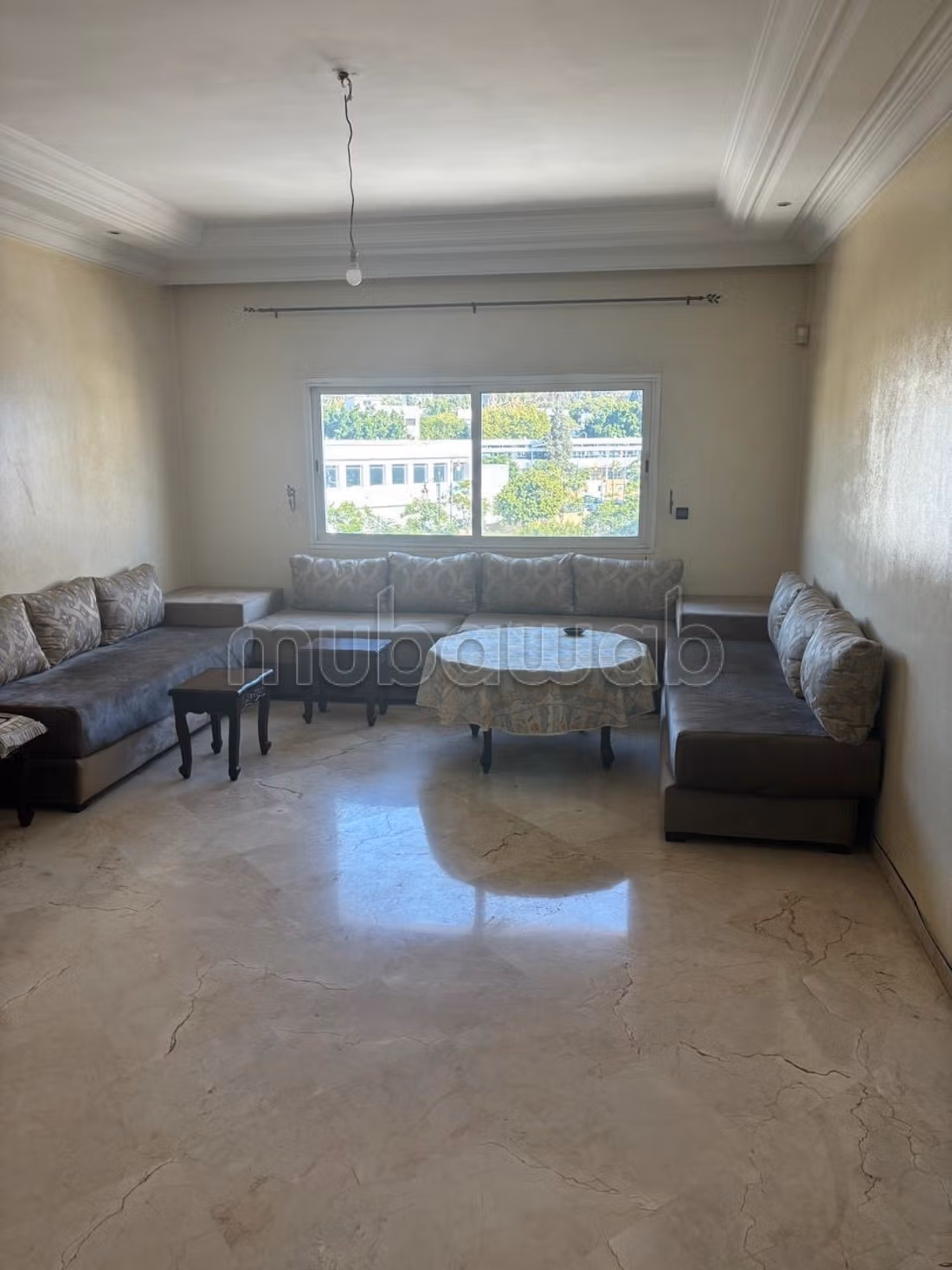 Appartement en location à Agdal. 1 Pièce. Salon typique marocain, résidence sécurisée — 2