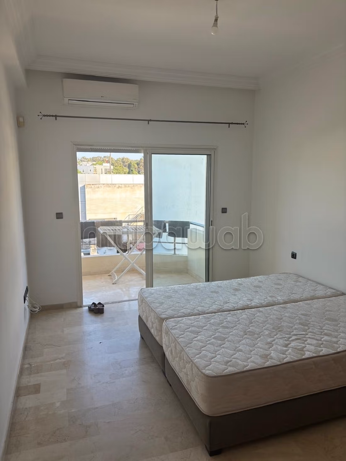 Appartement en location à Agdal. 1 Pièce. Salon typique marocain, résidence sécurisée — 4