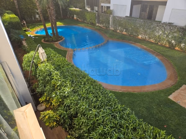 Alquila apartamento amueblado de alto standing en residencia segura