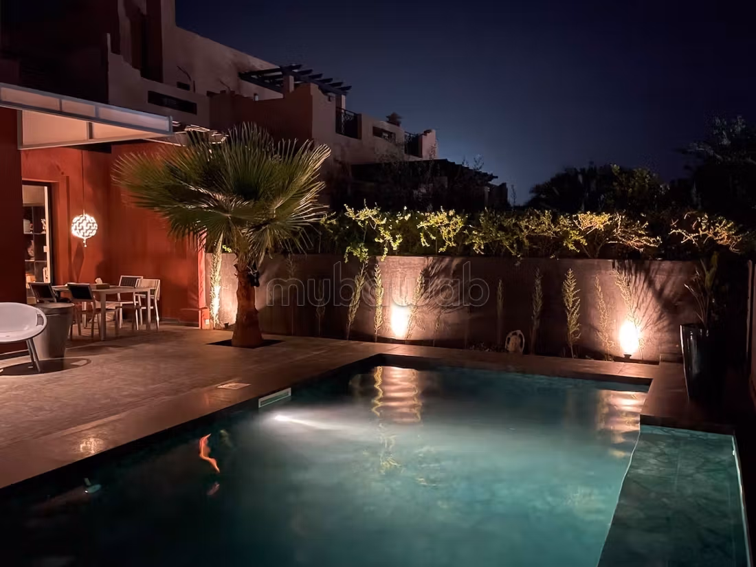 Superba villa in vendita sulla strada di Casablanca