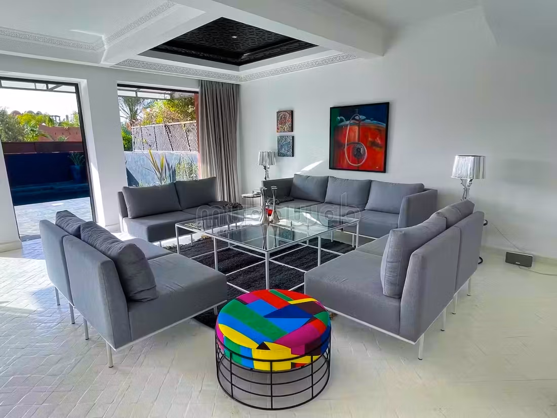 Superba villa in vendita sulla strada di Casablanca