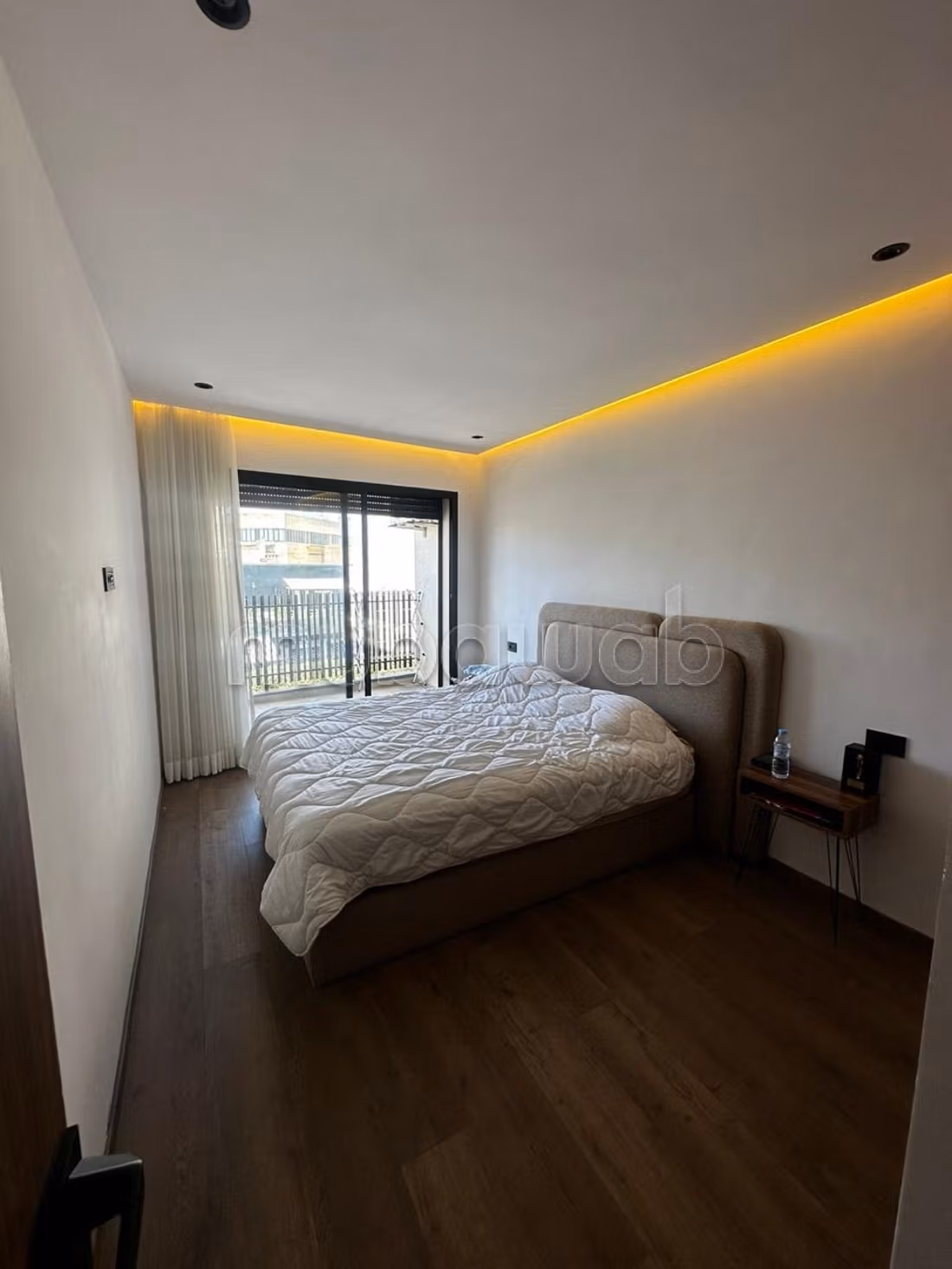 Très bel appartement en location à Palmier.
Superficie 55 m².
Meublé — 3