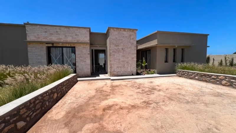 High-end charming villa - Under construction
