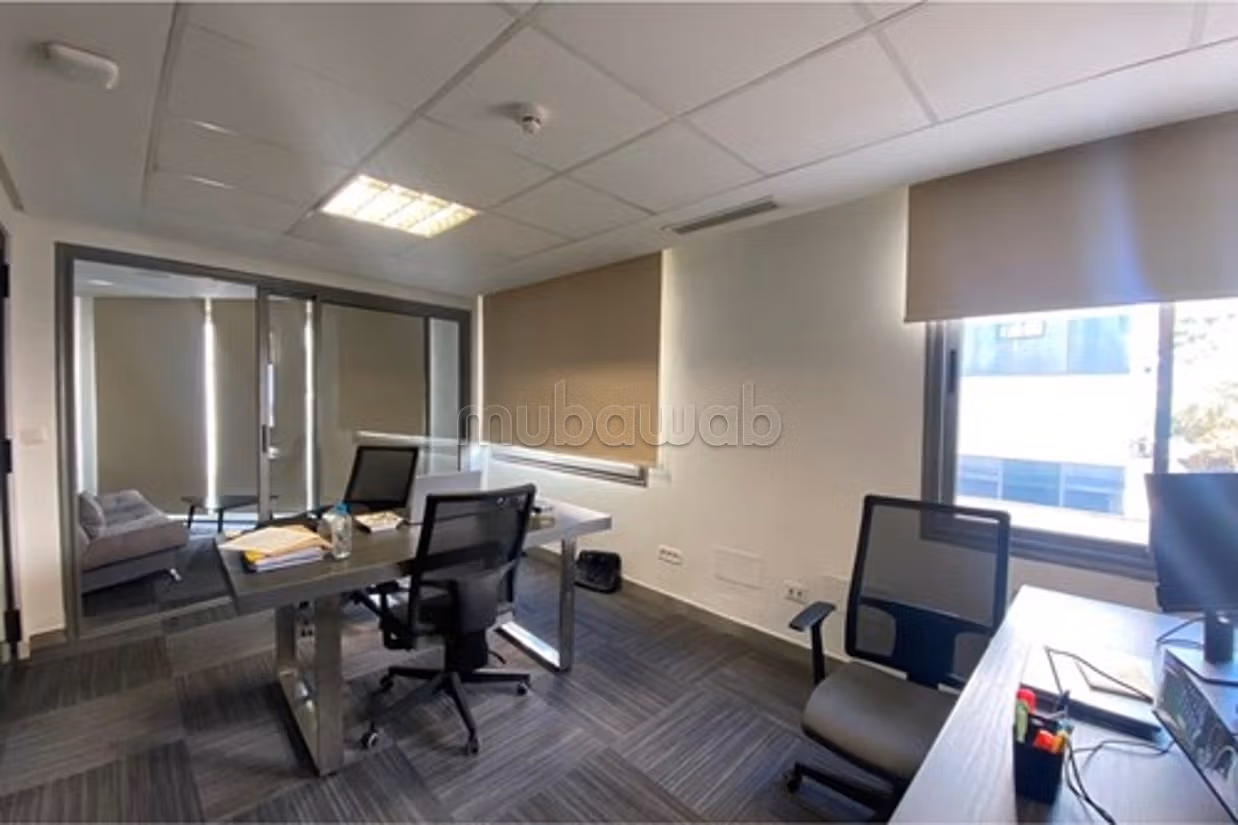 Luxurious Office at Lake Gardens 2, Tunis