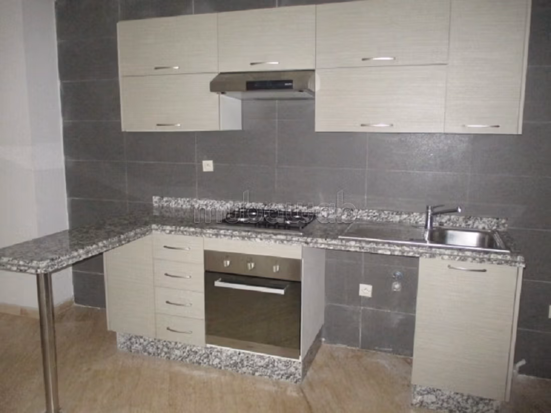 Studio Vide Luxe 45m2 à Bd Abdelmoumen enface Tram