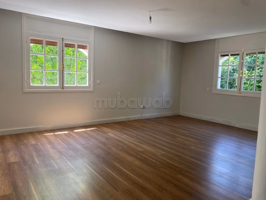 Manifique villa a la location vide a Ciel 
30000dh