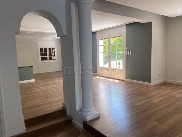 Manifique villa a la location vide a Ciel 
30000dh