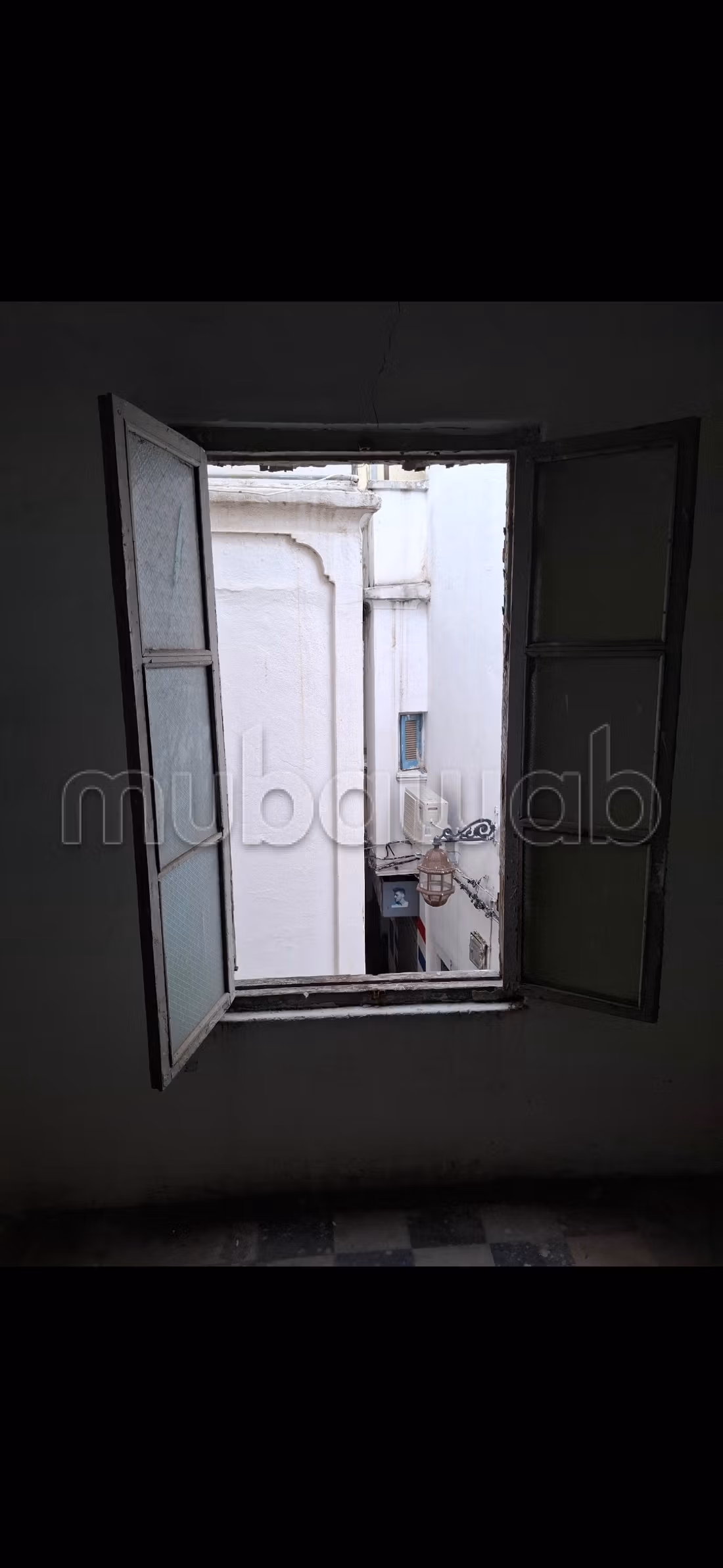 Klein riad in de grote souk aan de winkelstraat