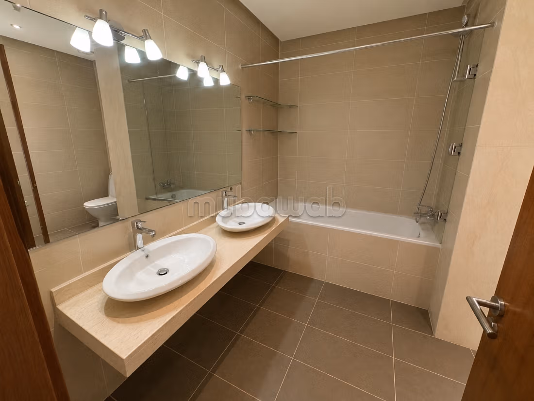 4-bedroom empty villa with pool