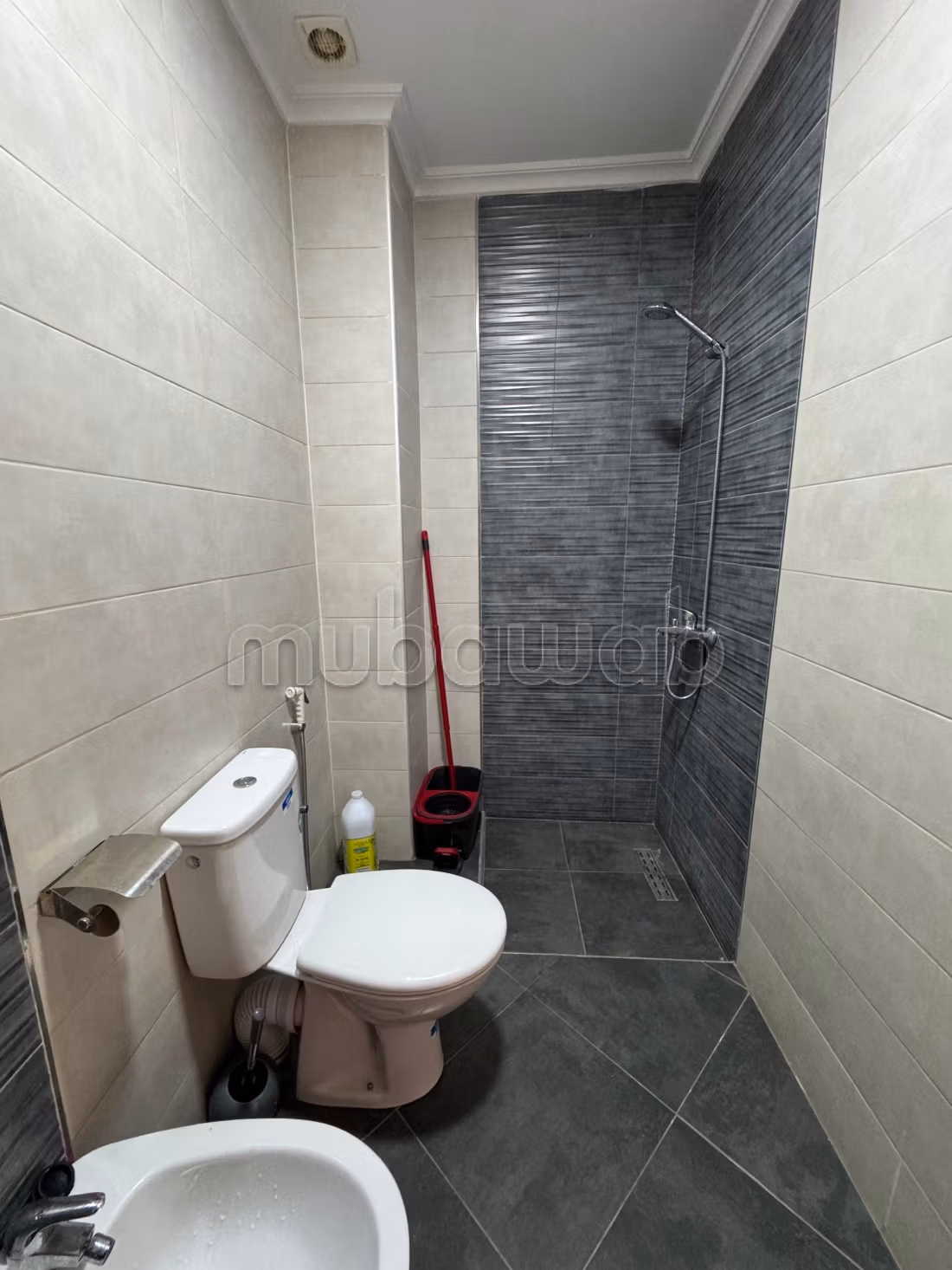 Meraviglioso appartamento in affitto a Martil. Superficie 30 m². Posto auto e balcone.